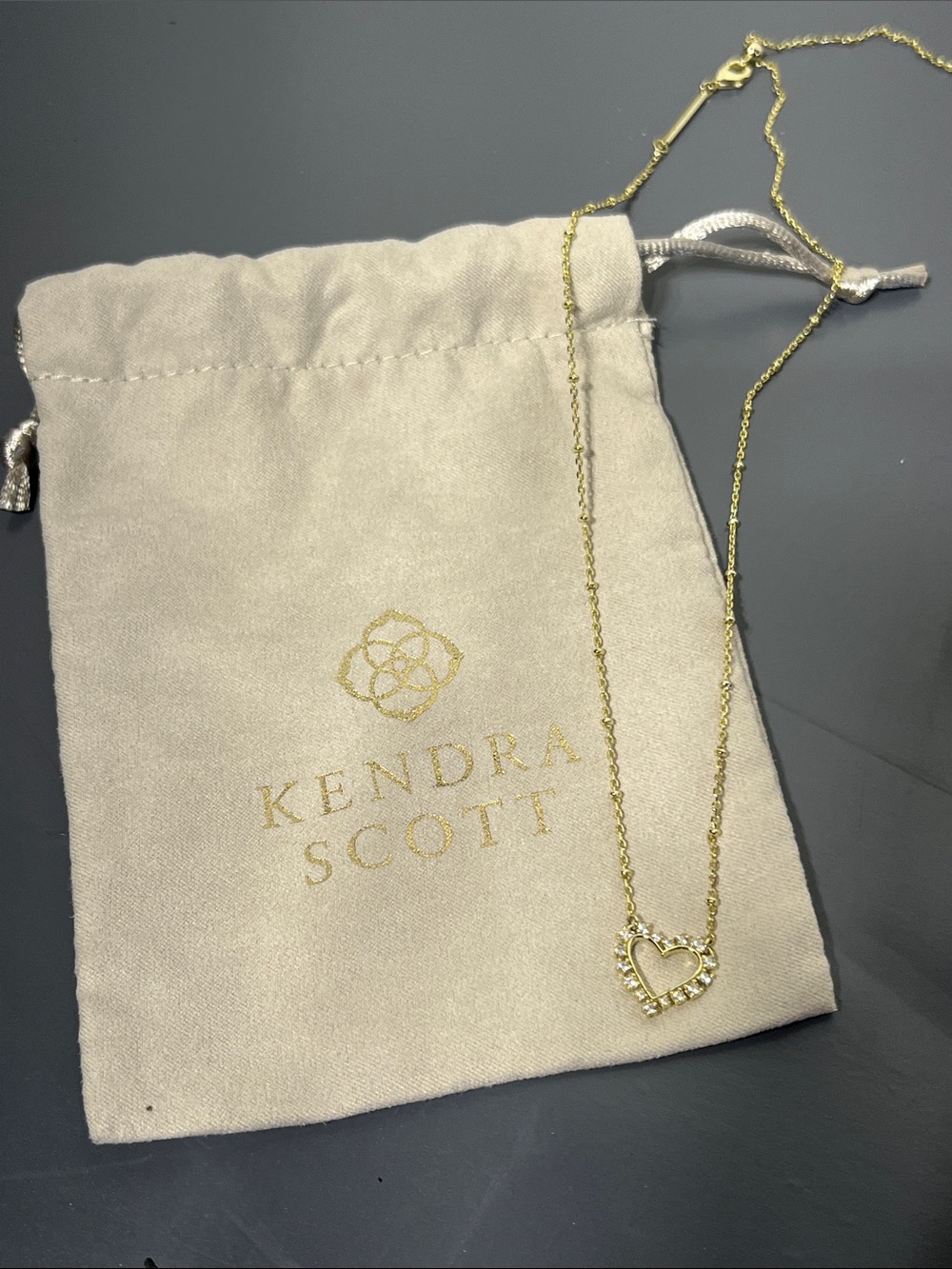 Kendra Scott - Delicate Gold Heart Pendant Necklace
